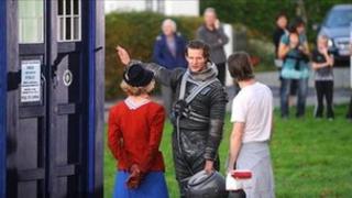 Matt Smith a Claire Skinner yng Nghaerdydd
