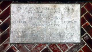 The plaque showing the gift from the people of Norway