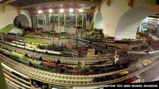 1930s 0 Gauge railway layout