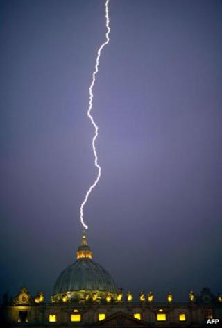 St Peter's Basilica hit by lightning