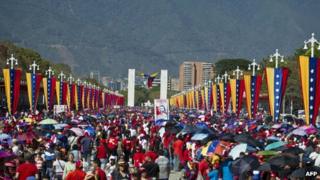 Venezuelans line up to pay their last respects to President Hugo Chavez