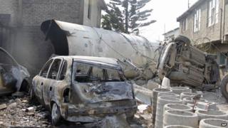 The remains of a gas tanker in Ecatepec on 7 May 2013