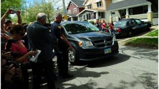Amanda Berry arrives in a car at her sister's house in Cleveland