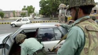 Karachi security - file photo from 2002