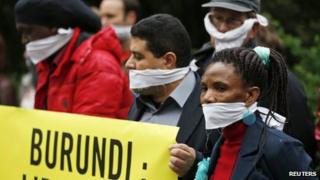 Activists in Belgium demonstrate against the new media law (31/05/13)