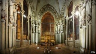 Four microphones inside a cathedral
