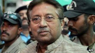 In this photograph taken on April 20, 2013, former Pakistani president Pervez Musharraf (C) is escorted by soldiers as he arrives at an anti-terrorism court in Islamabad