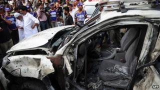Car wreckage (10 July 2013)