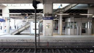 Empty platform at Mainz main station, 12 Aug 13
