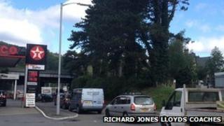 Traffic queuing in Machynlleth