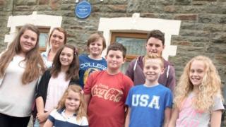 Perthnasau David Davies yn Maerdy