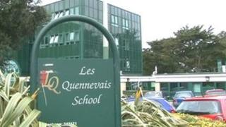 Les Quennevais School