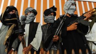 Former Afghan Taliban fighters join Afghan government forces in Herat, Aug 2013