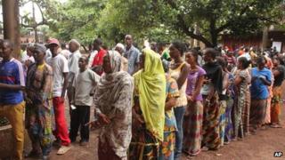 Voters at a ballot station in Conakry, 28 Sept 2013