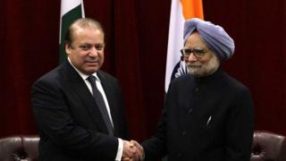 Pakistan Prime Minister Nawaz Sharif (left) has invited his Indian counterpart Manmohan Singh to visit his country