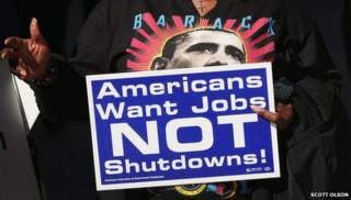 Federal employees protest at shut-down in Chicago