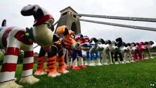Gromits in front of the Clifton Suspension Bridge