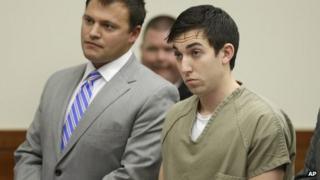 Matthew Cordle, right, stands before a judge during sentencing in Columbus, Ohio 23 October 2013
