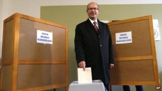 Chairman of Social Democratic party Bohuslav Sobotka cast his vote on 25 October