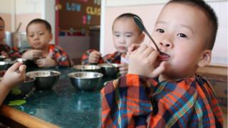 Mealtime at boarding school