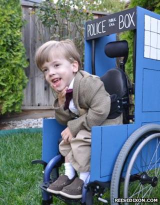 Atti in his Halloween tardis