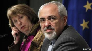 European Union foreign policy chief Catherine Ashton (L) and Iranian Foreign Minister Mohammad Javad Zarif