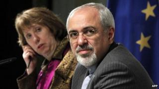 Mohammad Javad Zarif (right) and Catherine Ashton in Geneva (10 November 2013)