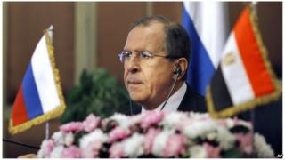 Russian foreign minister Sergei Lavrov listens during a press conference in Cairo, Egypt (14 Nov. 2013)