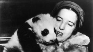 Ruth Harkness holding Su Lin