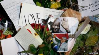 Tribute to Nelson Mandela outside the South African High Commission in London