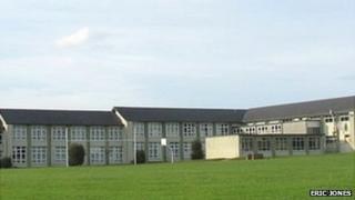 Ysgol Brynrefail