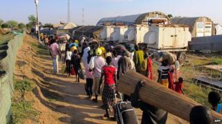 Sudanese entering UN camps