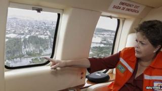 Brazilian Dilma Rousseff inspects flooded areas. Photo: 24 December 2013