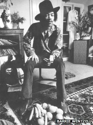 Jimi Hendrix in his 23 Brook Street flat