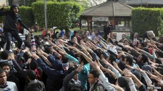 Cairo university students demonstrate in support of Muslim Brotherhood 29 Dec 2013