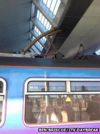 Train hits roof of Blackfriars Station