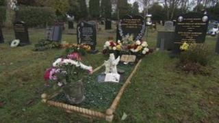 A grave in Heathlands Cemetery