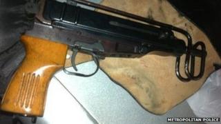 Sub-machine gun