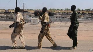 Government soldiers in Bentiu (Jan 2014)