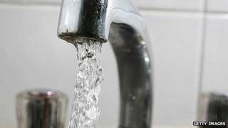 Running tap water - generic