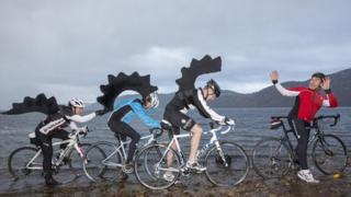 Luchd-baidhsagail aig Loch Nis