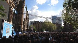 city fans in square
