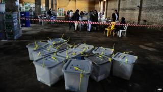 Afghan election officials count ballots in Herat (17 April)