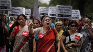 File photo: Members of the All India Democratic Women's Association (AIDWA) shout slogans during a protest against the gang rape of two teenage girls, in New Delhi, India, 31 May 2014