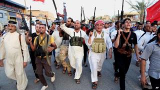 Shia fighters in Baghdad's Sadr City