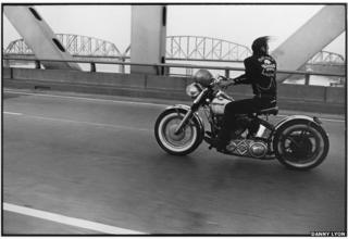 Crossing the Ohio, Louisville. (c) Danny Lyon Courtesy of Etherton Gallery (USA) & ATLAS Gallery London