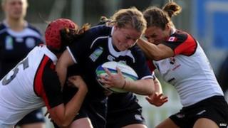 Keri Holdsworth (centre) in action for Scotland Women