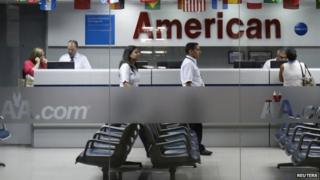 Customers at the American Airlines office in Caracas. 17/06/2014