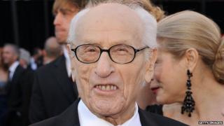 Eli Wallach at 2011 Oscars ceremony in Hollywood, 27 February 2011