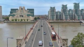 An artist's impression of the cycle lane that would stretch across Vauxhall bridge